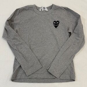 PLAY Sleeve Tee with Heart Patch